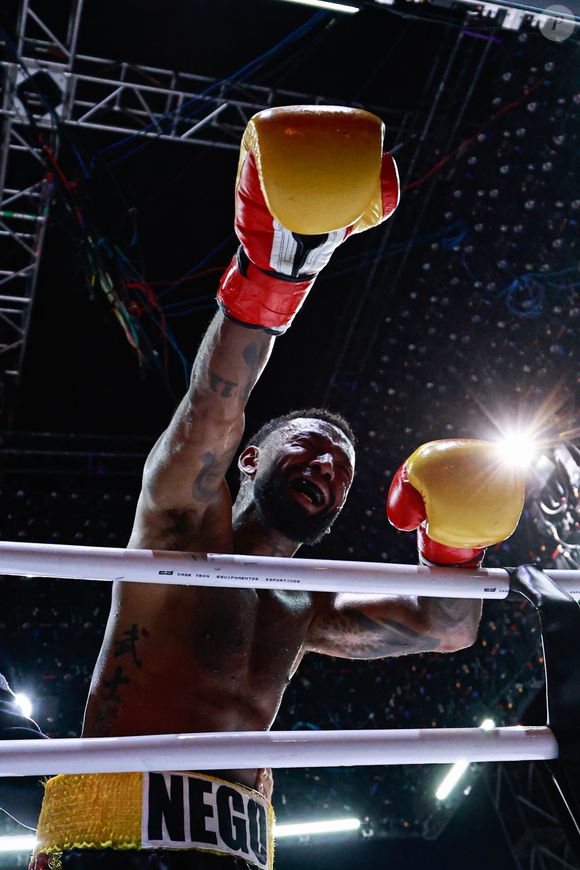 Fight Music Show 7: Nego do Borel venceu Rômulo Deu Cria por decisão unânime e caiu no choro