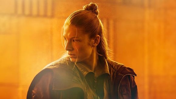 Essa série de ficção científica, adaptada de um filme cult, promete ser a grande surpresa do final do ano