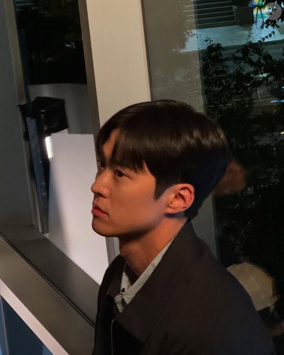Gong Myung é um ator sul-coreano conhecido por atuar em séries para a web e TV e filmes como 'Garota do Século 20'