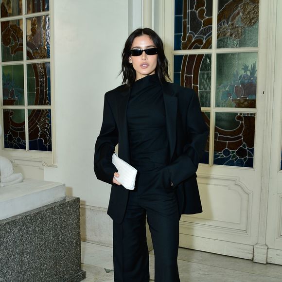 Lívia Nunes no desfile de moda da Mondepars, grife de Sasha Meneghel