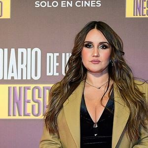 Dulce María e Guillermo Ochoa viveram uma história de amor curta, mas marcante, em meio ao auge de Rebelde e ao início da carreira do goleiro