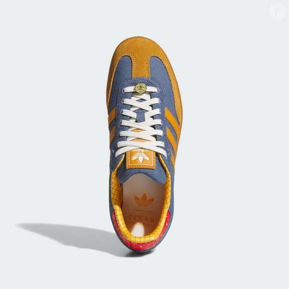 Inspirado em Woody, o Adidas Pixar Toy Story Samba OG mistura nostalgia e versatilidade em um modelo que combina com praticamente tudo