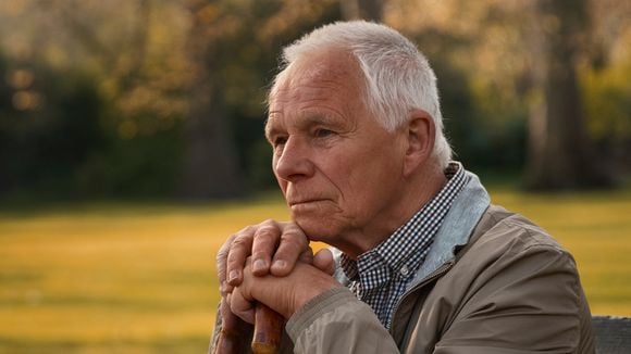 A psicologia diz que a verdadeira razão pela qual ter mais de 60 anos é tão difícil não é o envelhecimento em si, mas sim o fato de que a cultura moderna não tem uma estrutura para a dignidade sem produtividade