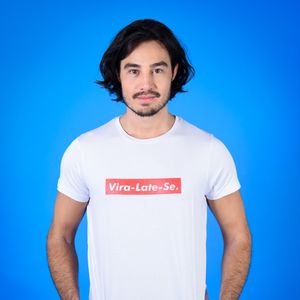 Tiago Iorc gravou Oração de São Francisco e apontou relação especial com pets: 'Valorizo muito esses momentos de troca com os animais'