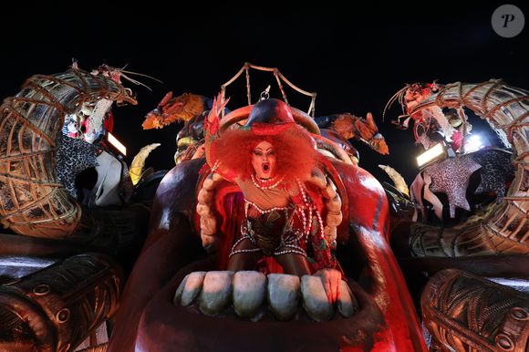 Música eletrônica nos camarotes e dispersão confusa: críticas à organização do Carnaval