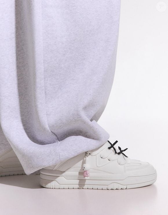 A mistura perfeita entre nostalgia e tendência: inspirado nos tênis de skate dos anos 2000, o Tênis Skate Miffy chega com um visual moderno e um toque divertido graças à icônica coelhinha Miffy
