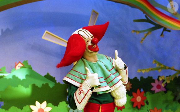 'Bozo', no SBT, saiu do ar em março de 1991. Em novembro de 1991, Décio Roberto, um dos atores que viveu o palhaço morreu aos 33 anos