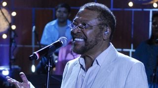 Racha na Vila Isabel: escola de Sabrina Sato toma decisão importante após saída de compositores; polêmica envolve reviravolta na escolha do samba-enredo de Martinho da Vila para o Carnaval 2027. Bastidores!