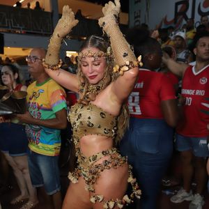 Paolla Oliveira esbanjou graça e samba no ensaio da Grande Rio para o carnaval 2025