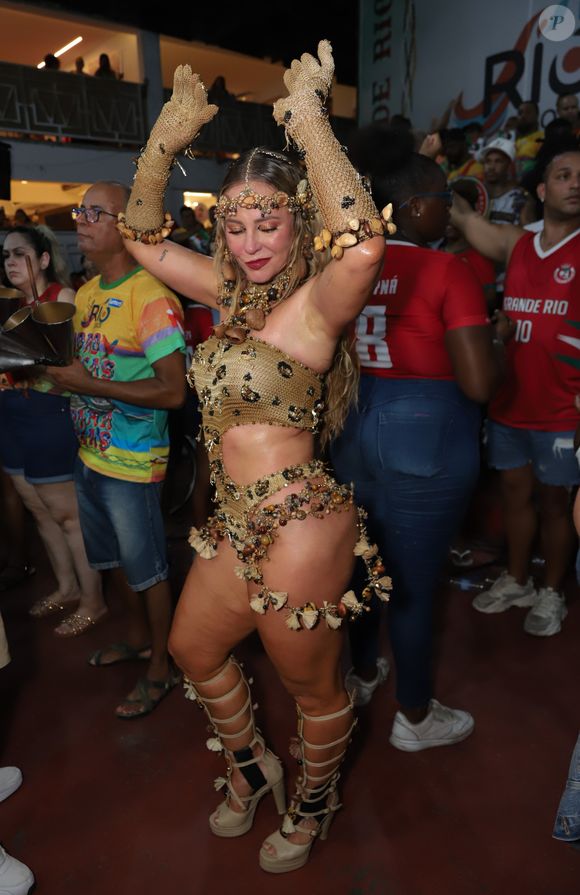 Paolla Oliveira esbanjou graça e samba no ensaio da Grande Rio para o carnaval 2025
