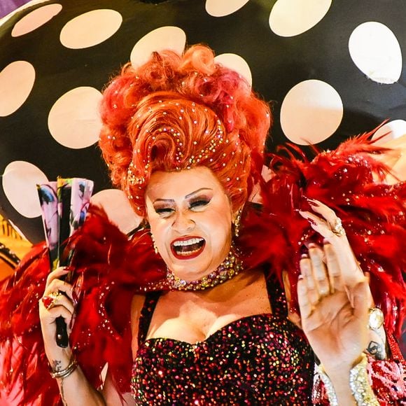 Carnaval 2025 em SP: Nany People prestigiou desfile da Estrela do Terceiro Milênio, que homenageou a comunidade LGBTQIA+