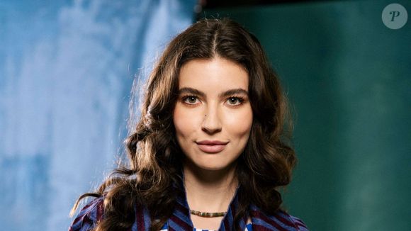 Lorena da novela 'Três Graças', da Globo, Alanis Guillen, parceira de cena de Gabriela Medvedovski, tem um relacionamento homoafetivo