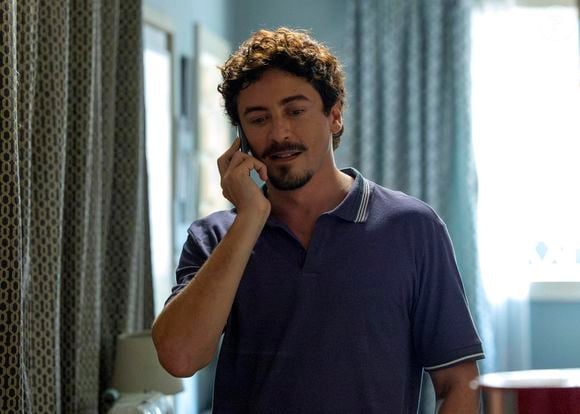 A estreia de Quem Ama Cuida entregou mais pistas sobre Adriana e Pedro do que o público imaginava; veja os símbolos escondidos na abertura da trama