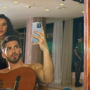 Bruna Marquezine e João Guilherme se aproximaram nos bastidores da série ‘Amor da Minha Vida’, disponível na Disney+