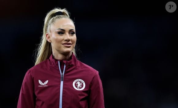 Alisha Lehmann também namorou o jogador brasileiro Douglas Luiz, ex-Vasco