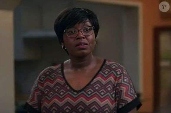 Consuêlo desconfia de André e revela à amiga Aldeíde que ele pode estar escondendo um segredo