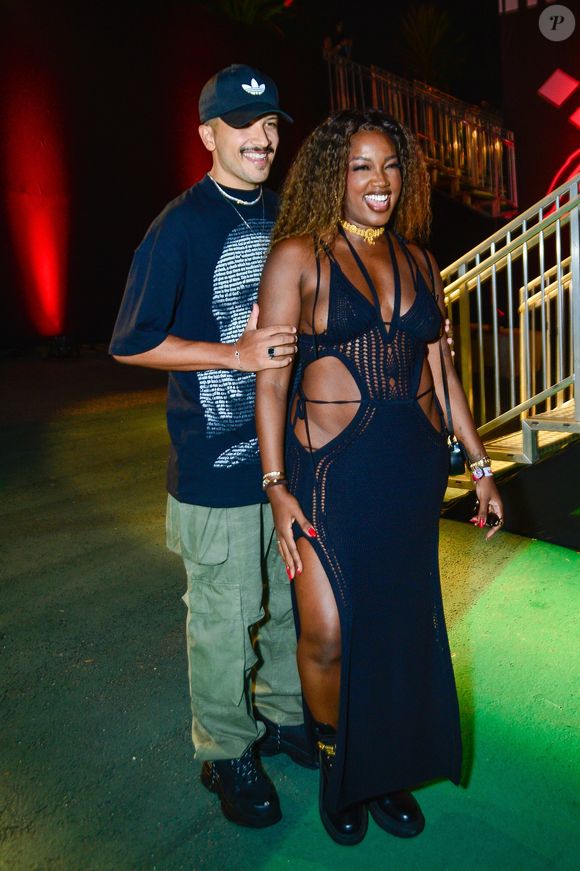 Iza e Yuri Lima posaram em clima de romance