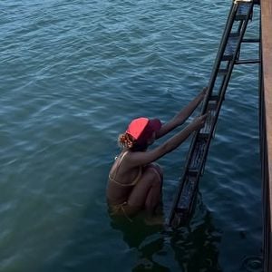 Sasha curtiu o mar de Angra dos Reis, no Rio de Janeiro