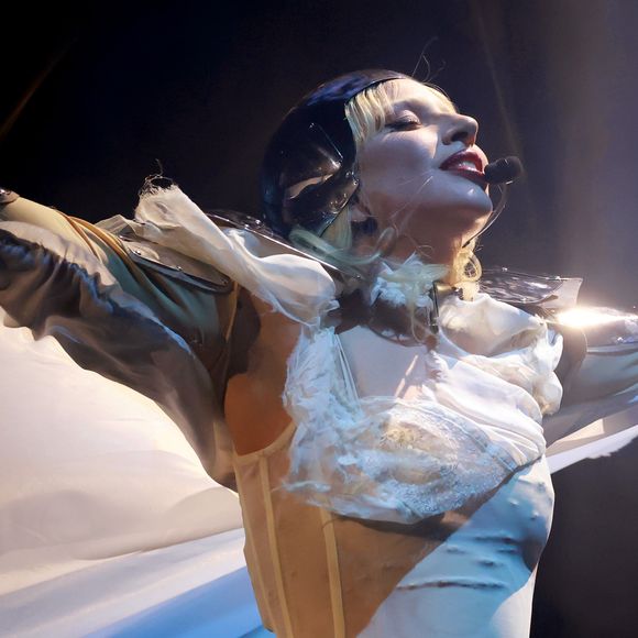 Temperaturas podem chegar a 31°C durante o sábado; público deve se preparar para calor e céu parcialmente nublado