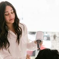 O corte de cabelo que rejuvenesce mais do que qualquer outro a partir dos 50 anos: tira anos do rosto de uma só vez