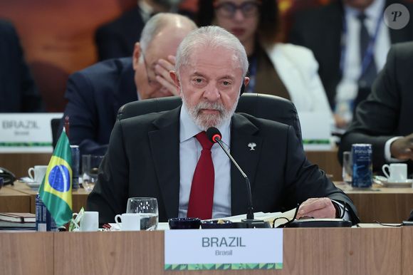 Cartas do Tarot alertam para um futuro de instabilidade para Lula: saúde fragilizada e a necessidade de cautela nas decisões políticas e pessoais