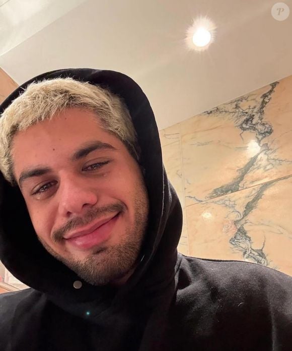 Zé Felipe chora em nova foto publicada no Instagram, após término com Virgínia Fonseca