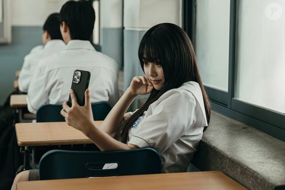 Em 'Se Desejos Matassem...', jovens de uma escola secundária descobrem um aplicativo que pode realizar seus desejos