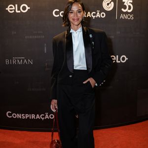 Bruna Marquezine protagonizou um momento divertido enquanto participava do evento de comemoração aos 35 anos da Conspiração Filmes