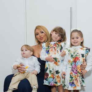 Virgínia Fonseca posou ao lado dos filhos e esbanjou beleza e muita fofura nos bastidores do Teleton