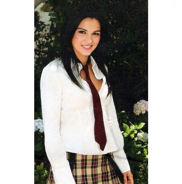 Em um vídeo, a atriz e cantora mexicana afirmou que, apesar de travar há anos uma relação oscilante com a balança, está em paz com sua fase atual, na qual pesa 72 kg.