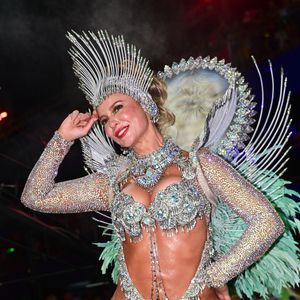 Paolla Oliveira fez post horas após se despedir do posto de rainha de bateria da Grande Rio, no carnaval 2025