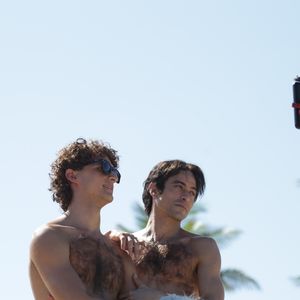 Após polêmica em filme de Ney Matogrosso, web reage com críticas duras ao comportamento de Cazuza