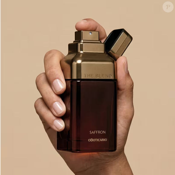 Criado pelo perfumista francês Bruno Jovanovic, o The Blend Amber Saffron reúne especiarias nobres e notas quentes para entregar uma fragrância intensa, sofisticada e de longa duração