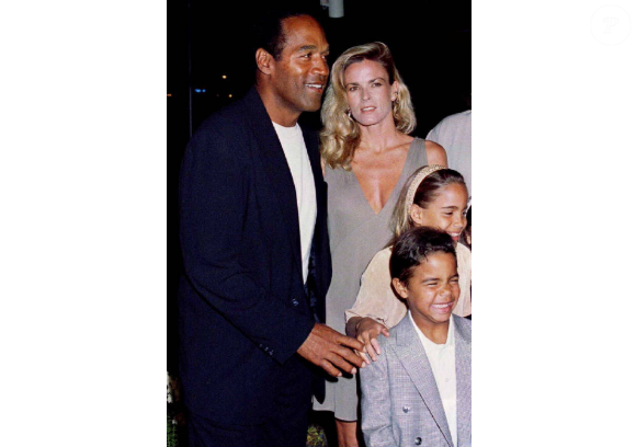 Nicole denunciou o ex-atleta por abuso e por agressão em 1990