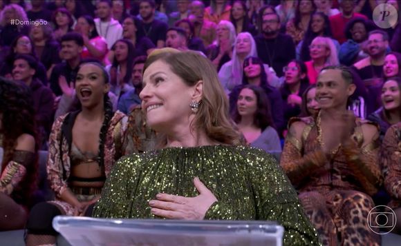 Debora Bloch se emociona com as homenagens