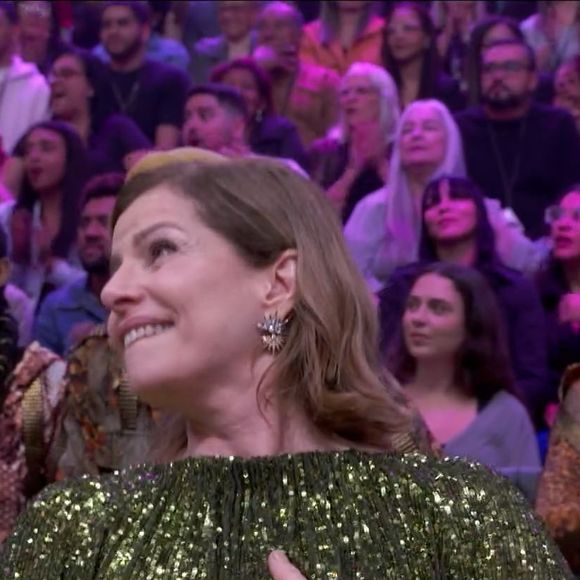 Debora Bloch se emociona com as homenagens