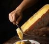 Roger Federer, além de macarrão, é fã também de raclette, um queijo que tem origem na Suíça e que pode ser consumido derretido em brasa acompanhado de batatas