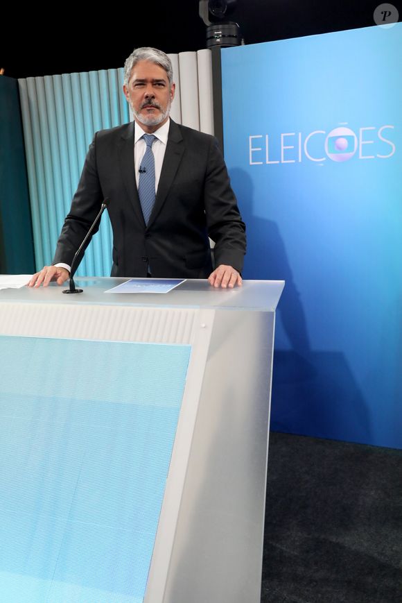 William Bonner escolheu sair do ‘Jornal Nacional’ antes das eleições presidenciais de 2026, segundo o colunista Valmir Moratelli, da revista Veja