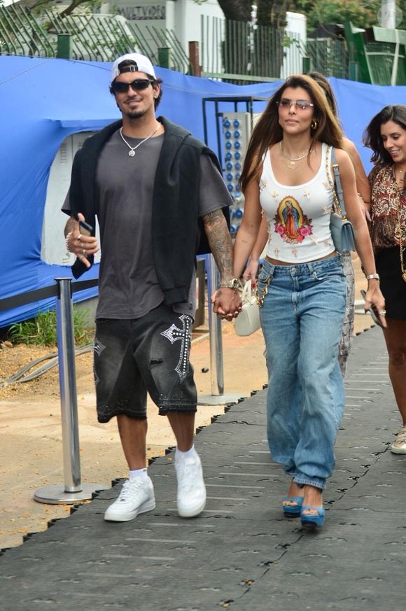 Gabriel Medina e a namorada, Isabella Arantes, mobilizaram as redes sociais nesta segunda-feira (20)