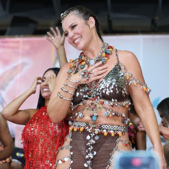 Paolla Oliveira vai interpretar Heleninha Roitman no remake da novela 'Vale Tudo'