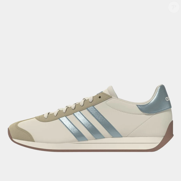 Até o fechamento da matéria, o Adidas Runvista Feminino era encontrado por R$ 229,99 no Pix ou R$ 242,09 em até 3x sem juros, segundo informações do site da Netshoes.