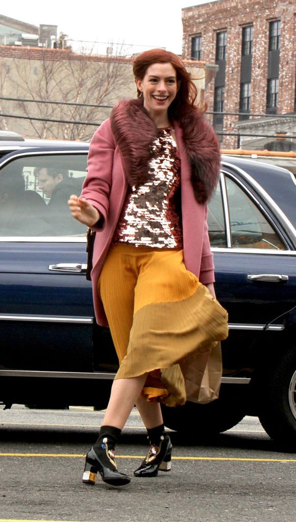 2018: já imaginaram Anne Hathaway ruiva? Olha que diferente que ela fica!