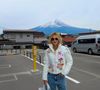 Virginia Fonseca exibe look comfy de viagem com bota tratorada de pelúcia