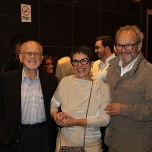 Sandra Annenberg em foto raríssima ao lado do pai. Jornalista da Globo completou 57 anos em 5 de junho de 2025