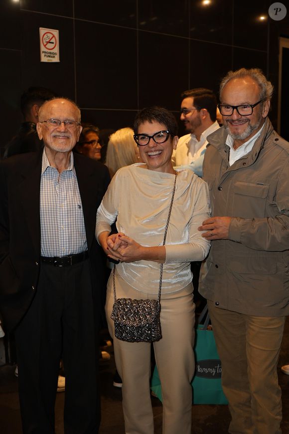 Sandra Annenberg em foto raríssima ao lado do pai. Jornalista da Globo completou 57 anos em 5 de junho de 2025