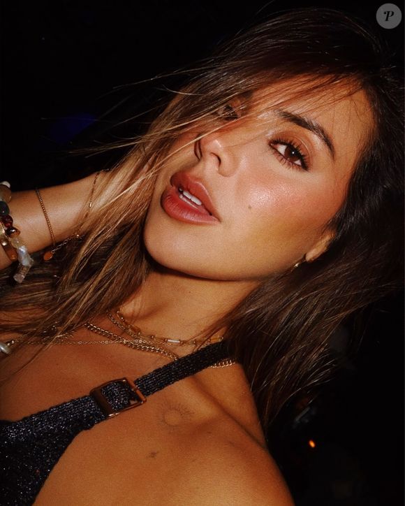 Namorada de Bad Bunny, Gabriela Berlingeri é fundadora da marca Diciembre Veintinueve