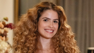 Quero mudar meu corte de cabelo cacheado e acabei de descobrir o corte que dá volume desde a raiz e harmoniza as feições do rosto