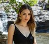 Isabelle Drummond chega aos 32 anos neste domingo, 12 de abril de 2026