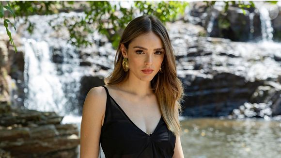 Isabelle Drummond chega aos 32 anos neste domingo, 12 de abril de 2026