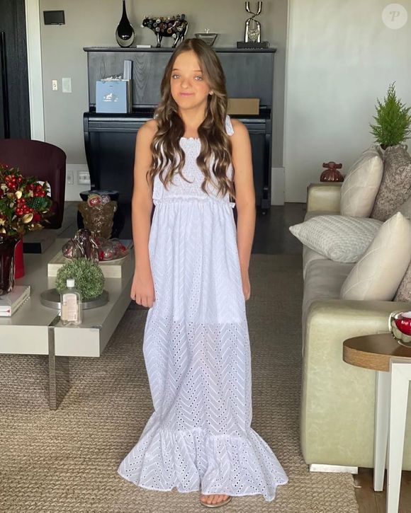 Rafaella Justus também sempre demonstrou uma paixão pela moda, com looks elegantes